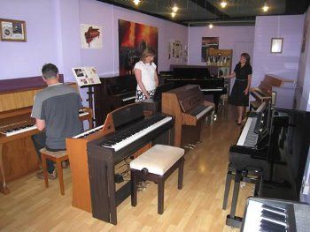 Would you know which upright piano to choose that would be best for you and your family budget? Charles Flaum’s video series “How to Be a Smart Piano Shopper: How to Save Money and Avoid Disasters” could help you save thousands of dollars and end up with a great piano you will be proud to own.